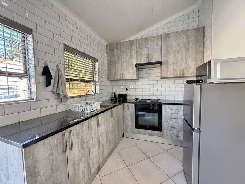 Fully Furnished One Bed Flatlet - Photo 4
