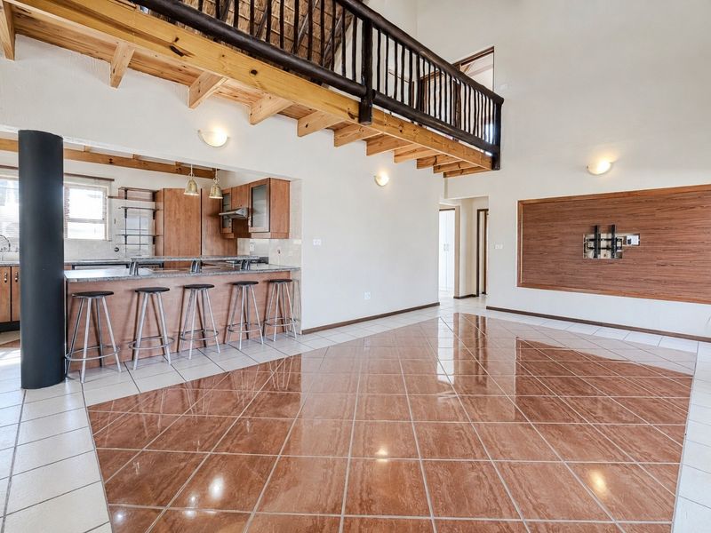 Northcliff Gem I 4 Bedrooms, Flatlet, Jacuzzi I Permanent Nature Views - Photo 3
