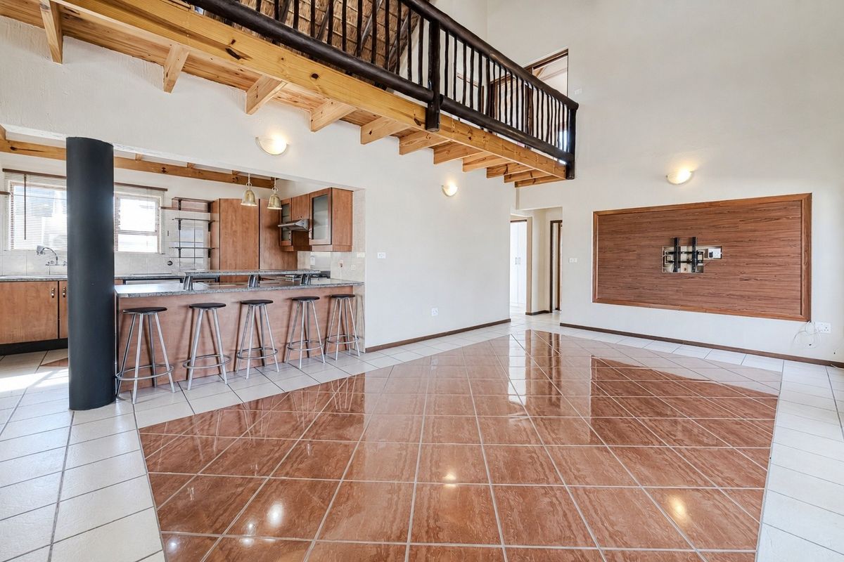 Northcliff Gem I 4 Bedrooms, Flatlet, Jacuzzi I Permanent Nature Views - Photo 3