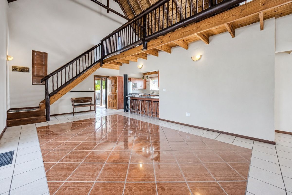 Northcliff Gem I 4 Bedrooms, Flatlet, Jacuzzi I Permanent Nature Views - Photo 5