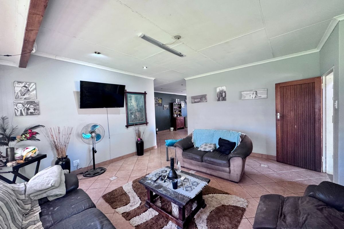 House For Sale in Kanonkop, Middelburg - Photo 5