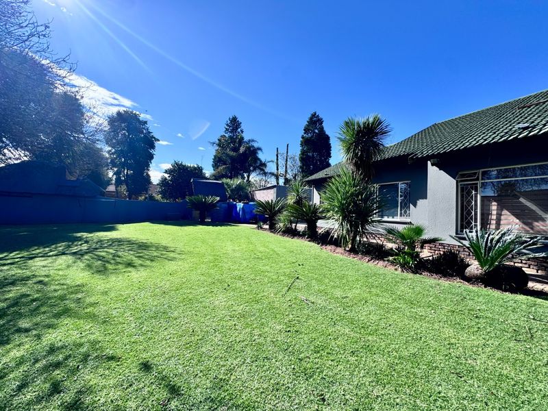 House For Sale in Kanonkop, Middelburg - Photo 2