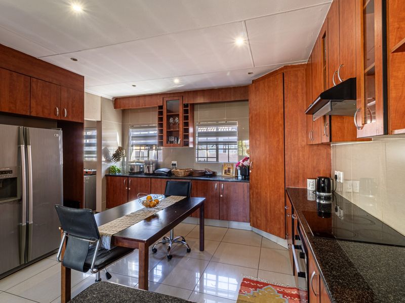 3 Bedroom House To Rent in Doornpoort, Pretoria - Photo 3