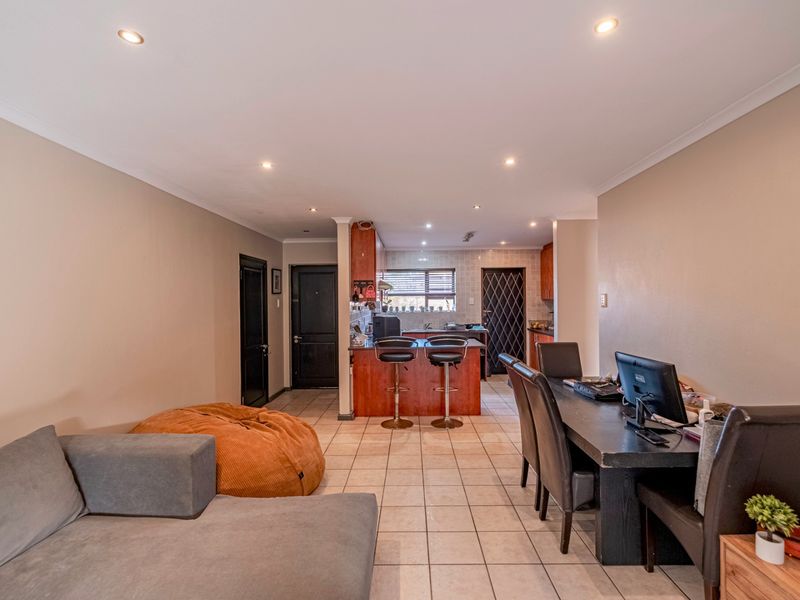 Freehold Gem in Chardonnay - Photo 6