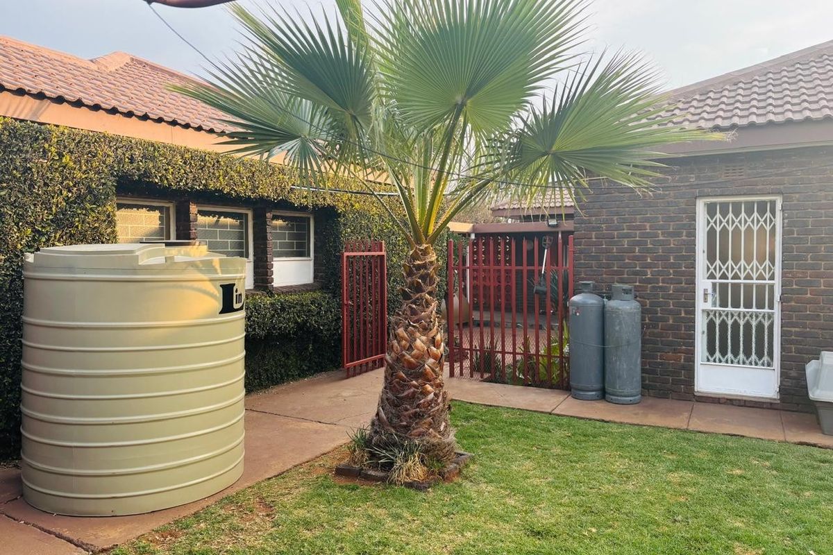 House For Sale in SE 2, Vanderbijlpark SE - Photo 2