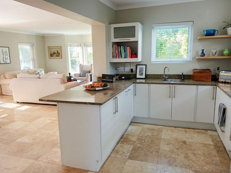 House To Rent For December in Thesen Islands, Knysna - Photo 10