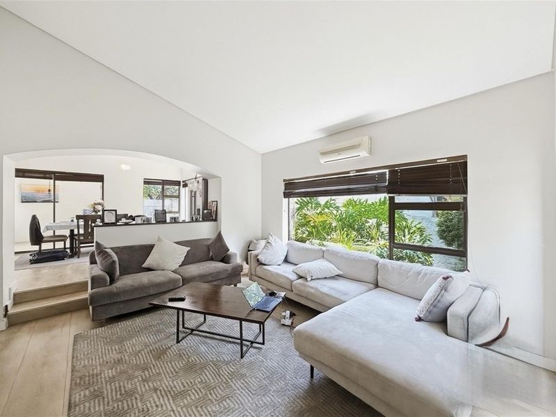 Cosy Newly Renovated 3 Bedroom in Dainfern Golf Estate - Photo 6