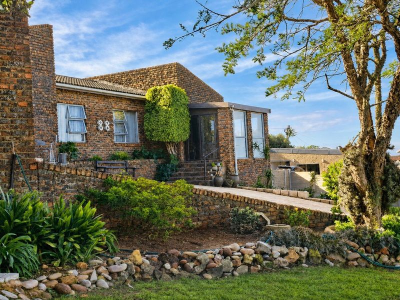 Coastal Living with Space and Spectacular Views - Photo 2