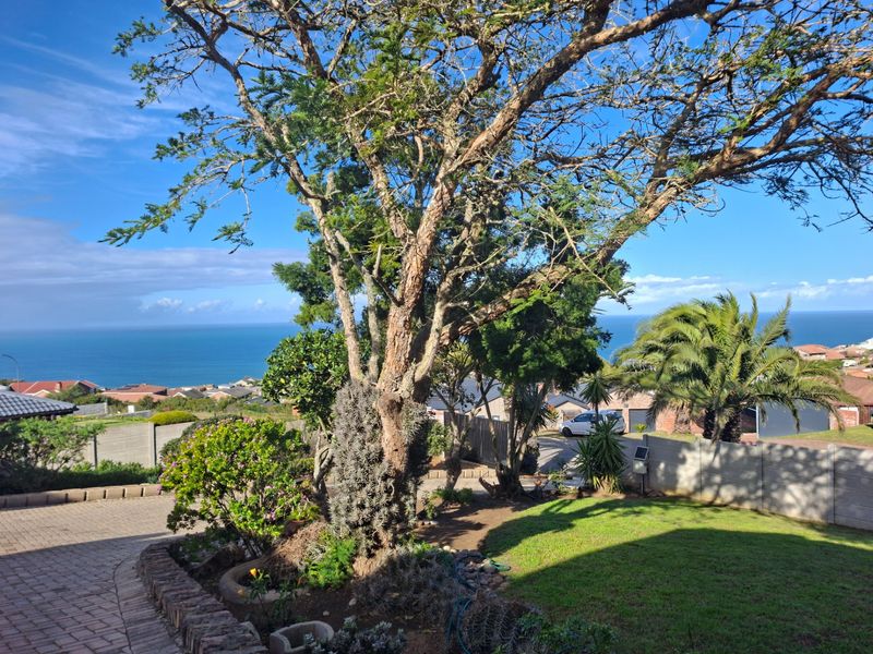 Coastal Living with Space and Spectacular Views - Photo 3