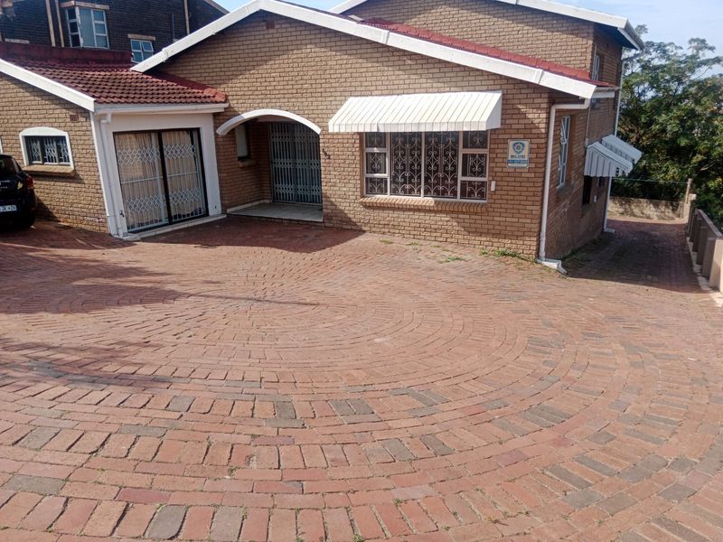 House For Sale in Reservoir Hills, Durban, KwaZulu Natal - Photo 1