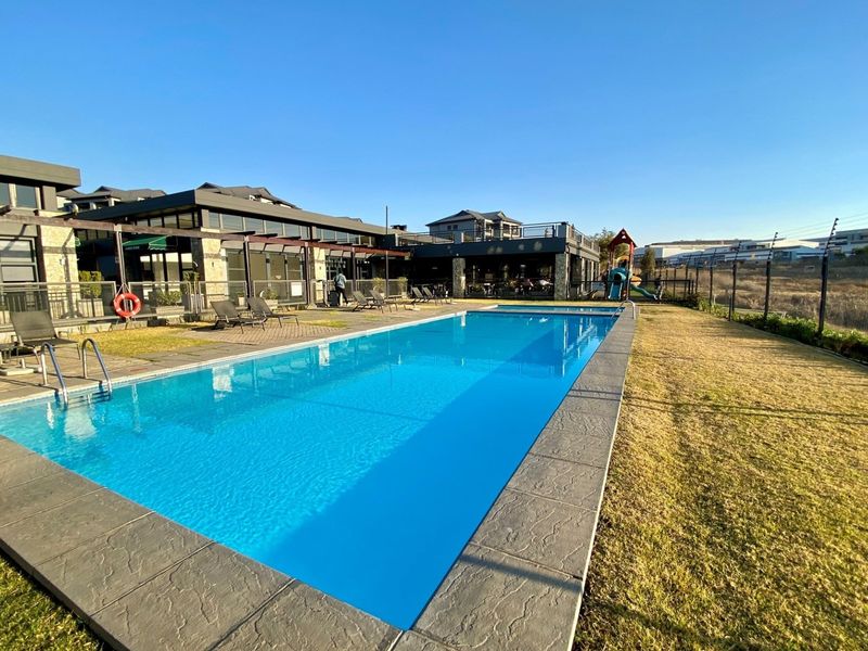 Apartment For Sale in Greenstone Hill, Edenvale - Photo 2
