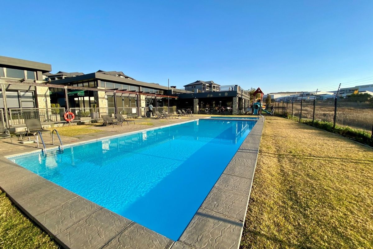 Apartment For Sale in Greenstone Hill, Edenvale - Photo 2