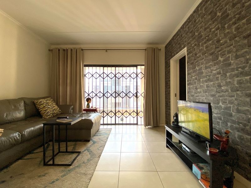 Apartment For Sale in Greenstone Hill, Edenvale - Photo 5