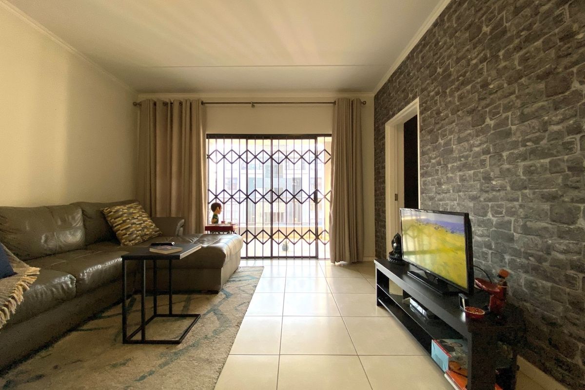 Apartment For Sale in Greenstone Hill, Edenvale - Photo 5