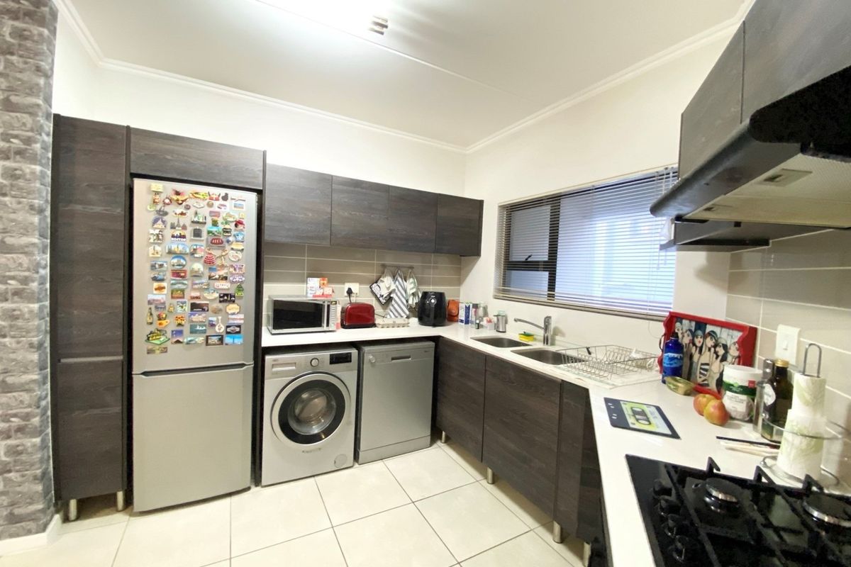 Apartment For Sale in Greenstone Hill, Edenvale - Photo 3