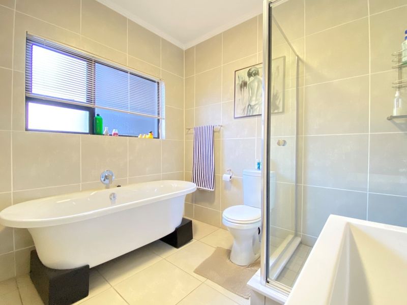 Apartment For Sale in Greenstone Hill, Edenvale - Photo 9