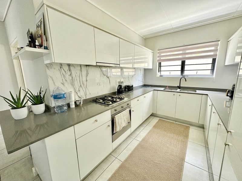 3 Bed - 2Bath Ground Floor Apartment For Sale in The Polofields, Waterfall, Midrand - Photo 2