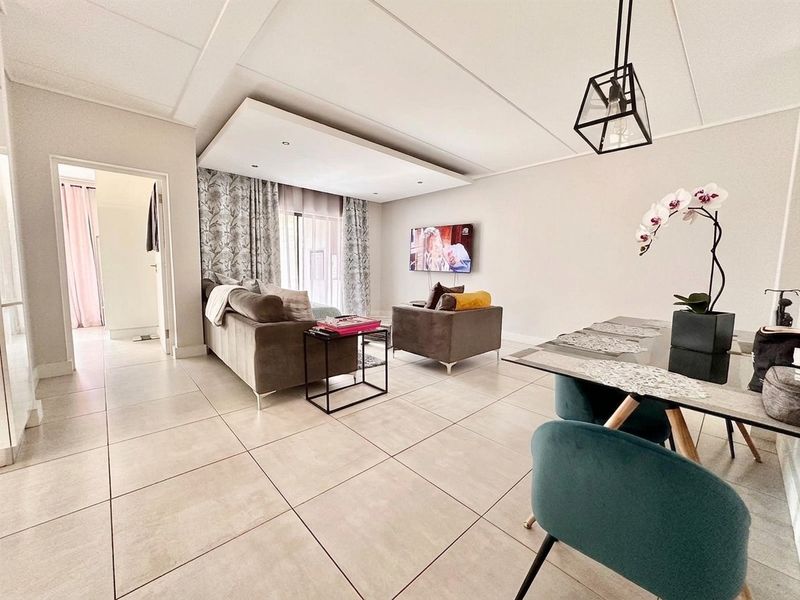 3 Bed - 2Bath Ground Floor Apartment For Sale in The Polofields, Waterfall, Midrand - Photo 6
