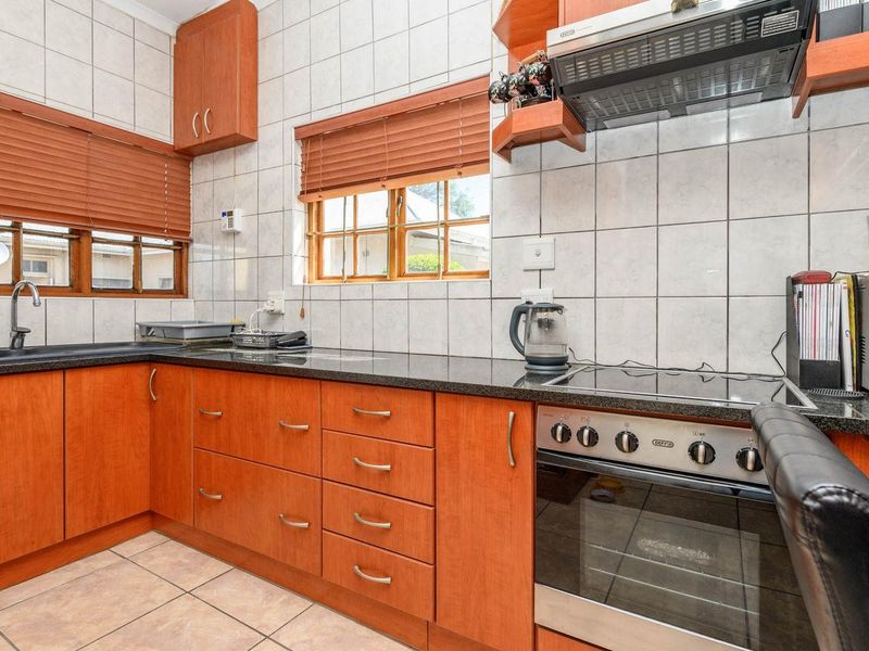 House For Sale in South End, Port Elizabeth - Photo 3