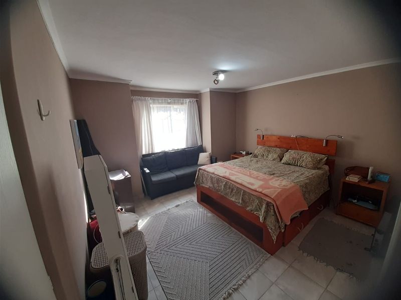 Townhouse For Sale in Die Hoewes, Centurion - Photo 10