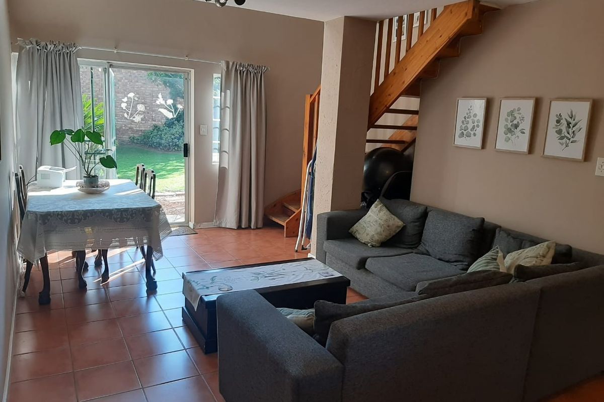 Townhouse For Sale in Die Hoewes, Centurion - Photo 4