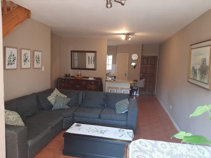 Townhouse For Sale in Die Hoewes, Centurion - Photo 5
