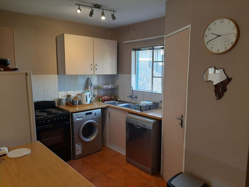 Townhouse For Sale in Die Hoewes, Centurion - Photo 3