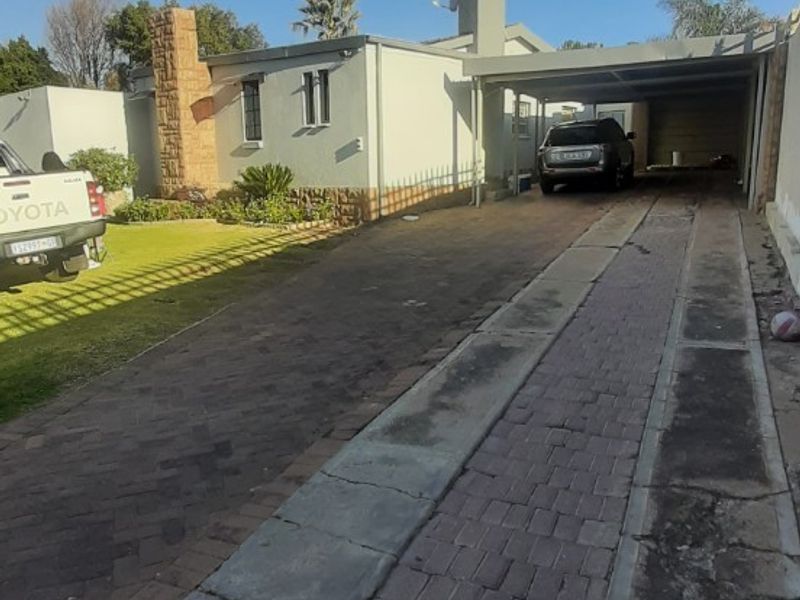 House For Sale in Birch Acres, Kempton Park - Photo 2