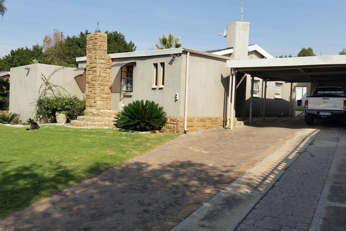 House For Sale in Birch Acres, Kempton Park - Photo 4
