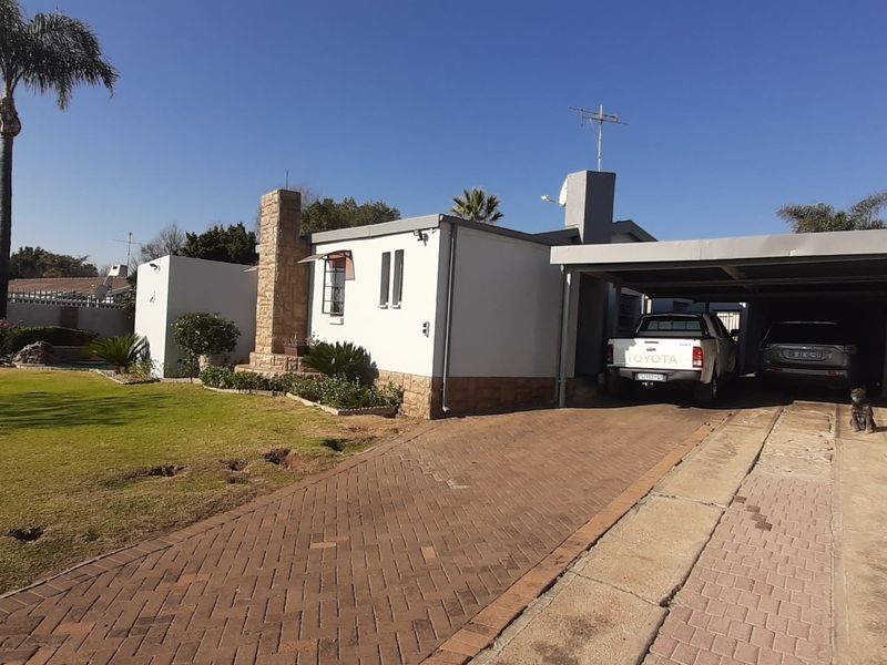 House For Sale in Birch Acres, Kempton Park - Photo 3