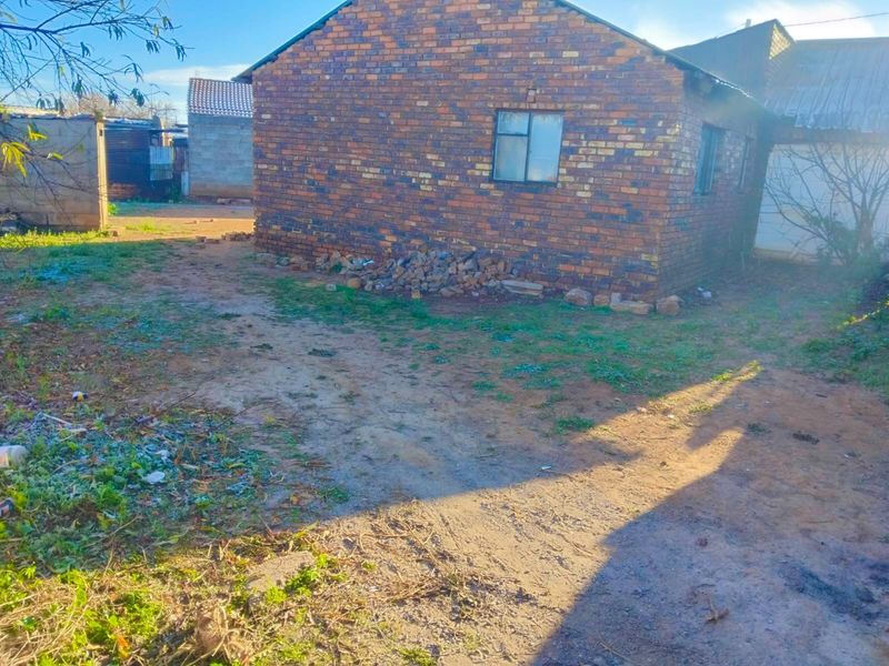 Etwatwa fix me property - Photo 1