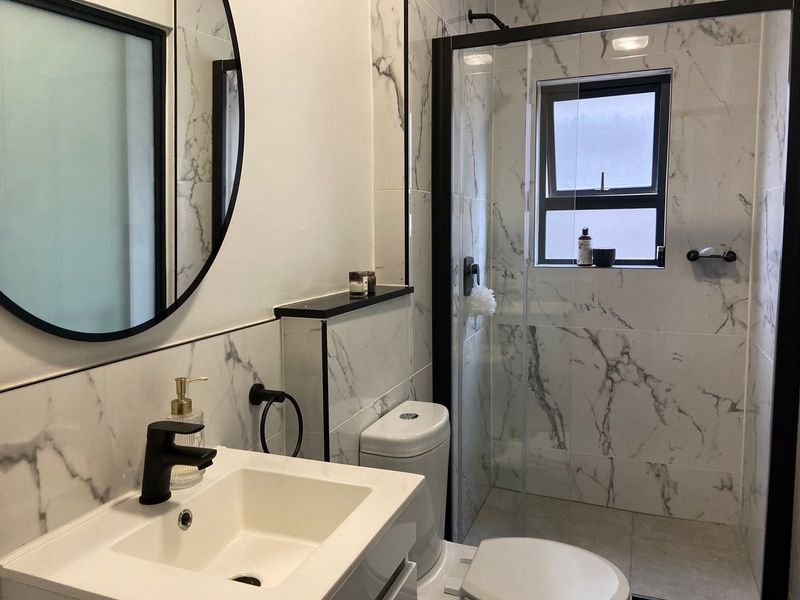 Luxurious one bedroom apartment for Sale - Waterfall - Photo 7