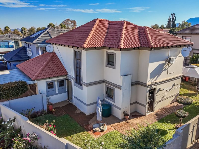 Double Story House in Melodie, Hartbeespoort, North West - Photo 1