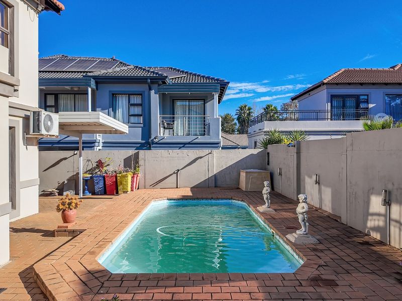 Double Story House in Melodie, Hartbeespoort, North West - Photo 6