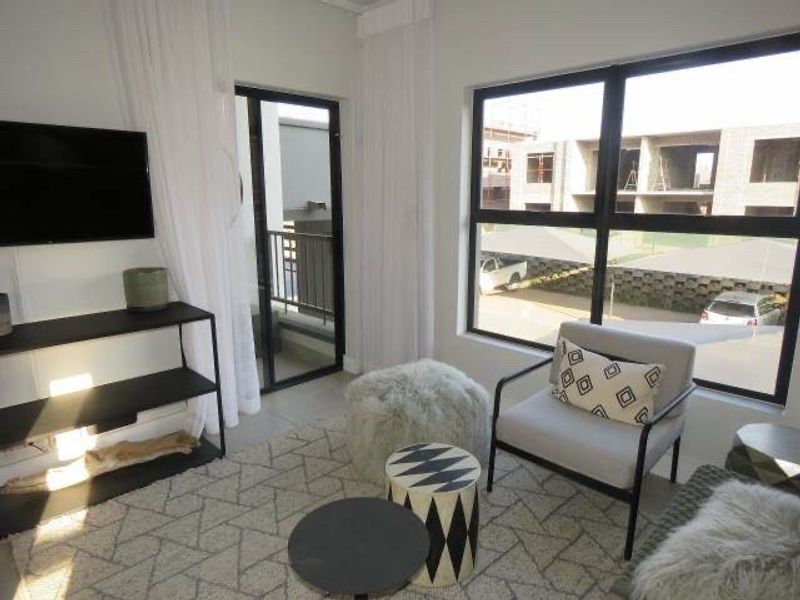 Apartment For Sale in Waterfall, Midrand - Photo 3