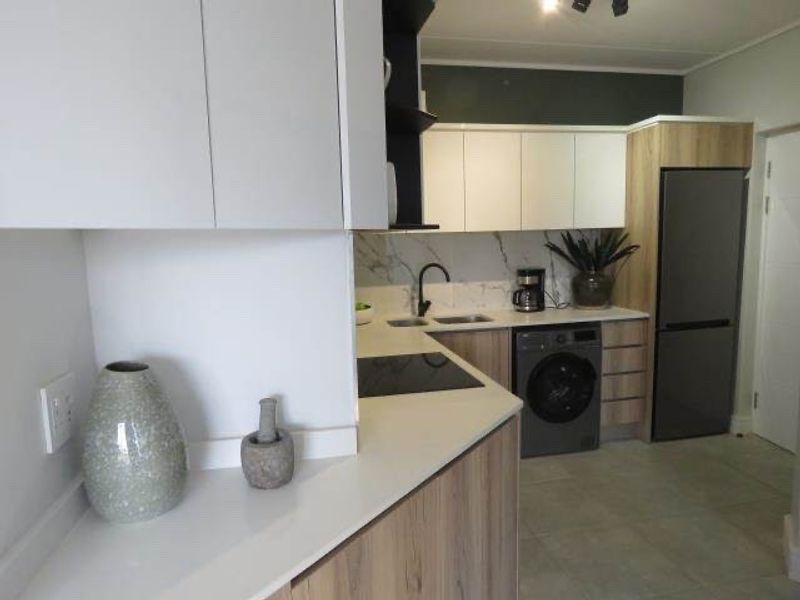 Apartment For Sale in Waterfall, Midrand - Photo 2