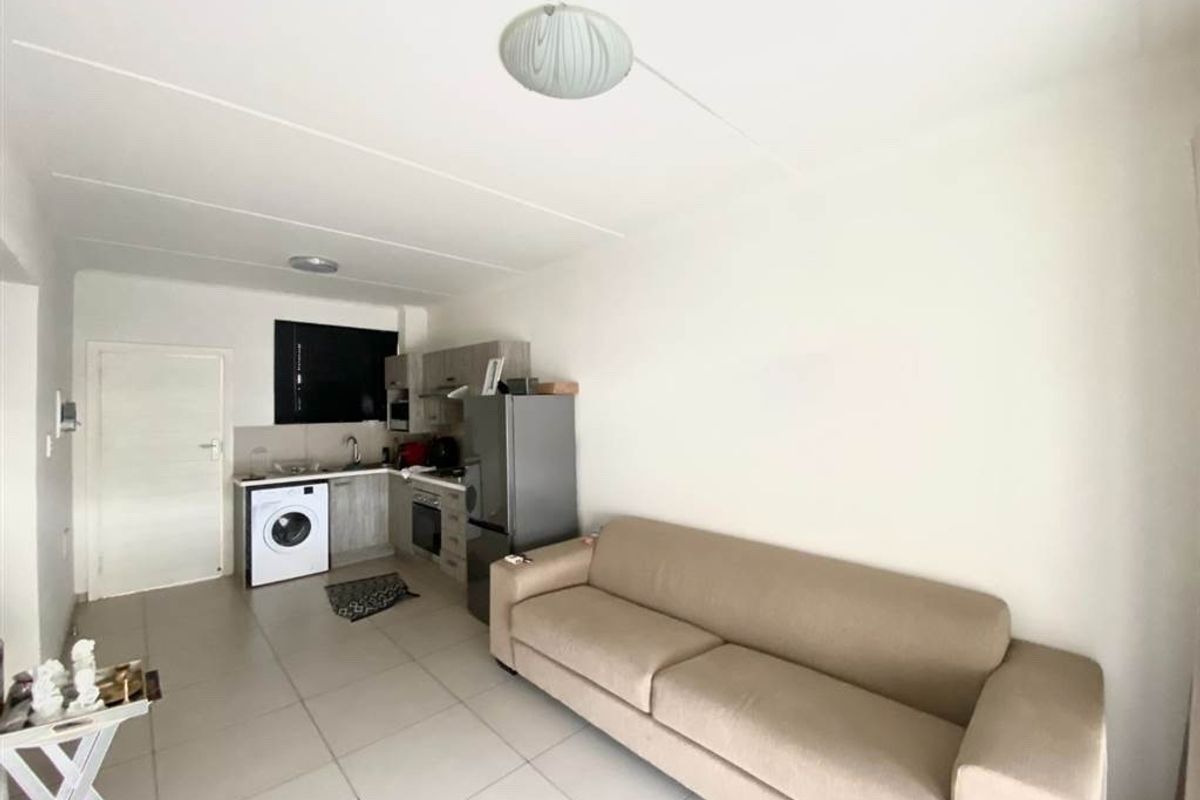 Apartment For Sale in Carlswald, Midrand - Photo 4