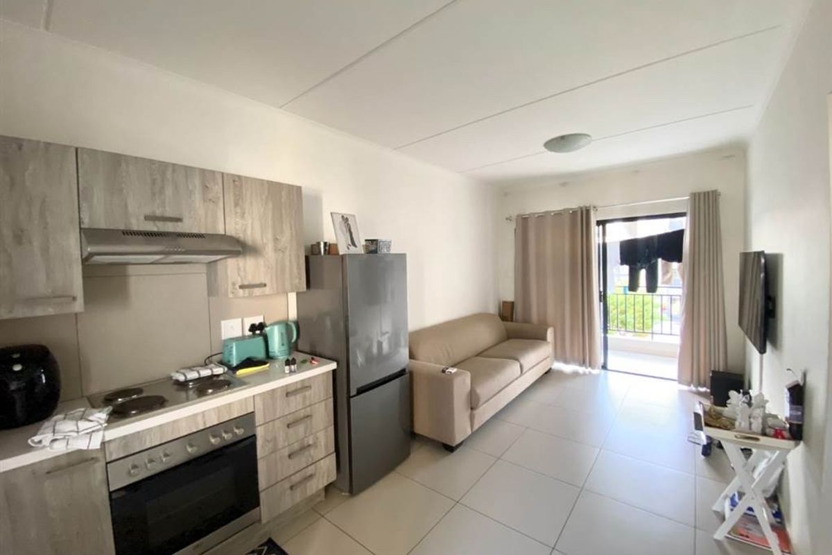 Apartment For Sale in Carlswald, Midrand - Photo 2
