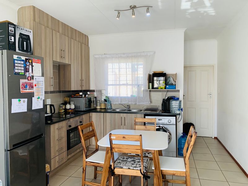 2 Bedroom, 2 bathroom Apartment For Sale in Theresapark, Akasia - Photo 4