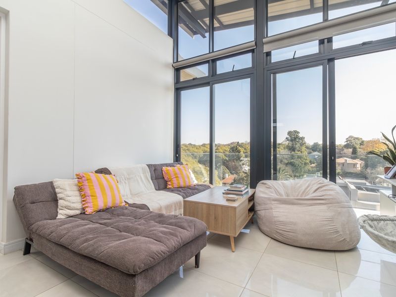 Penthouse For Sale in Houghton Estate, Johannesburg - Photo 1