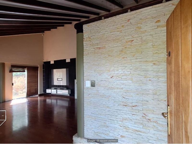 FNB Quick Sell Spacious Family Home with Extensive Entertainment Features in Northcliff - Photo 10
