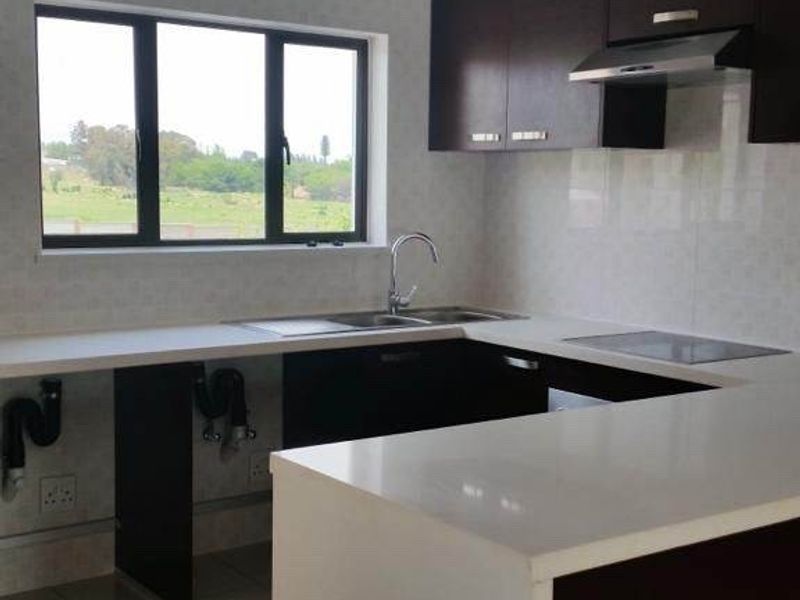 Apartment For Sale in Summerset, Midrand - Photo 2