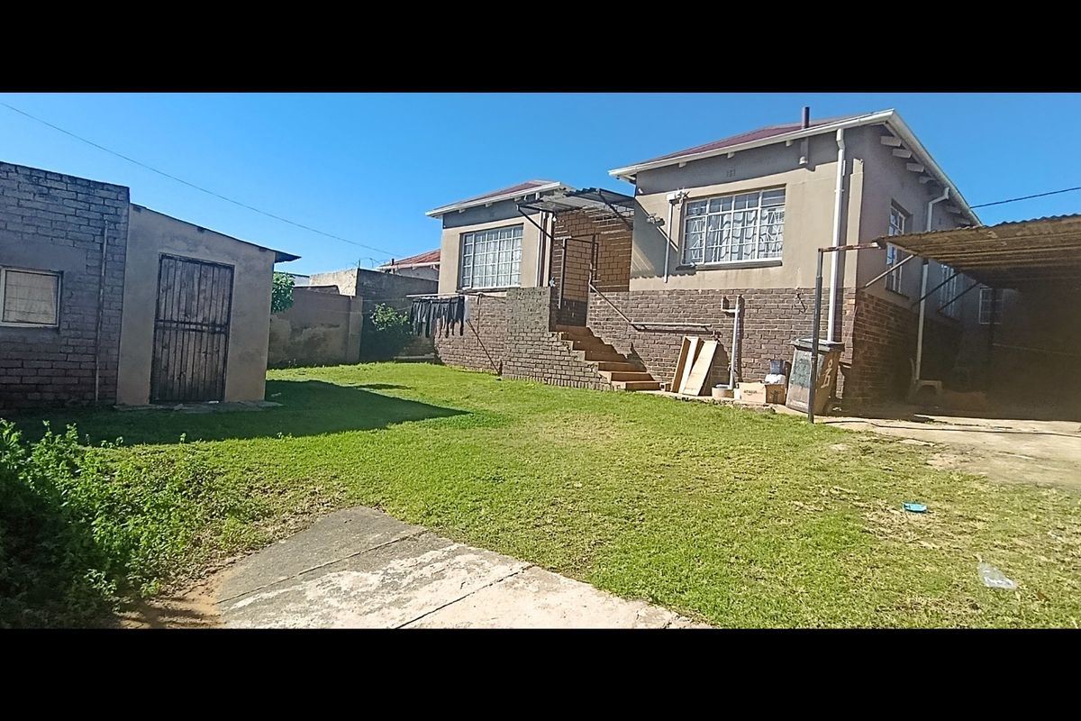 Student Accomodation For Sale in Hurst Hill, Johannesburg - Photo 5
