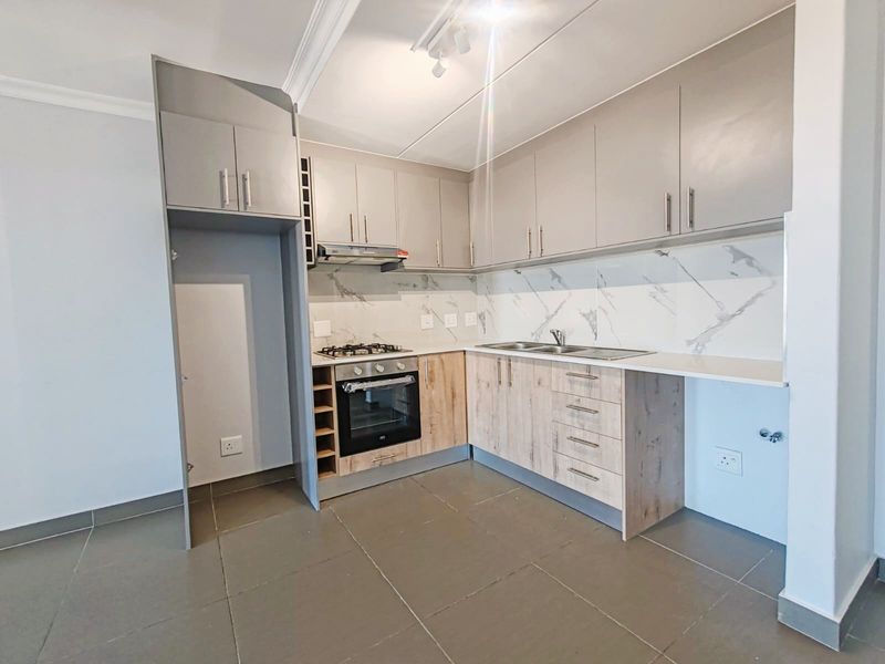 Modern Apartment For Sale in Blouberg - Photo 7
