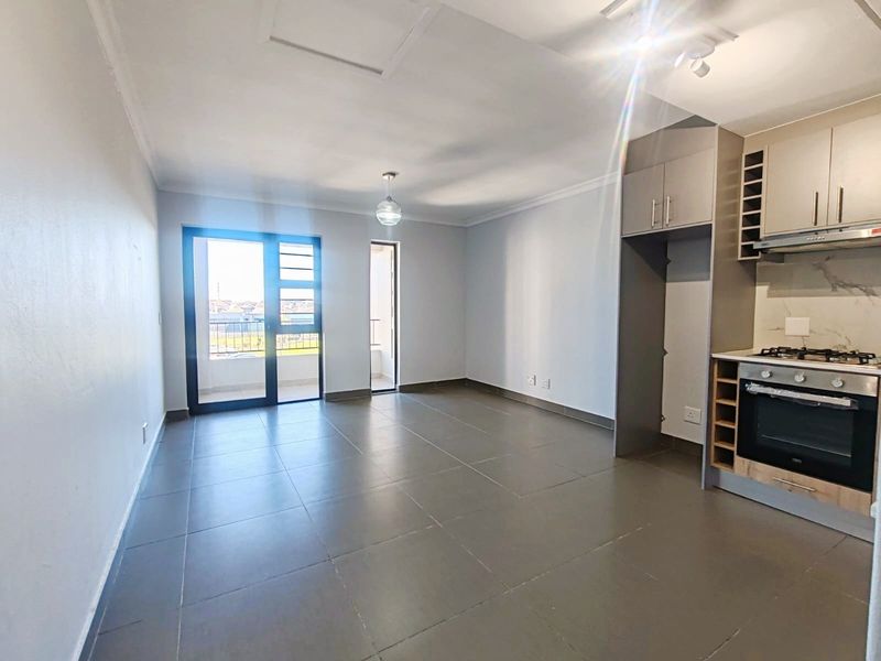 Modern Apartment For Sale in Blouberg - Photo 8