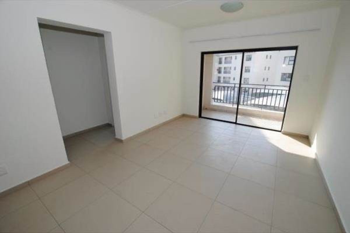 Apartment For Sale in Carlswald, Midrand - Photo 3