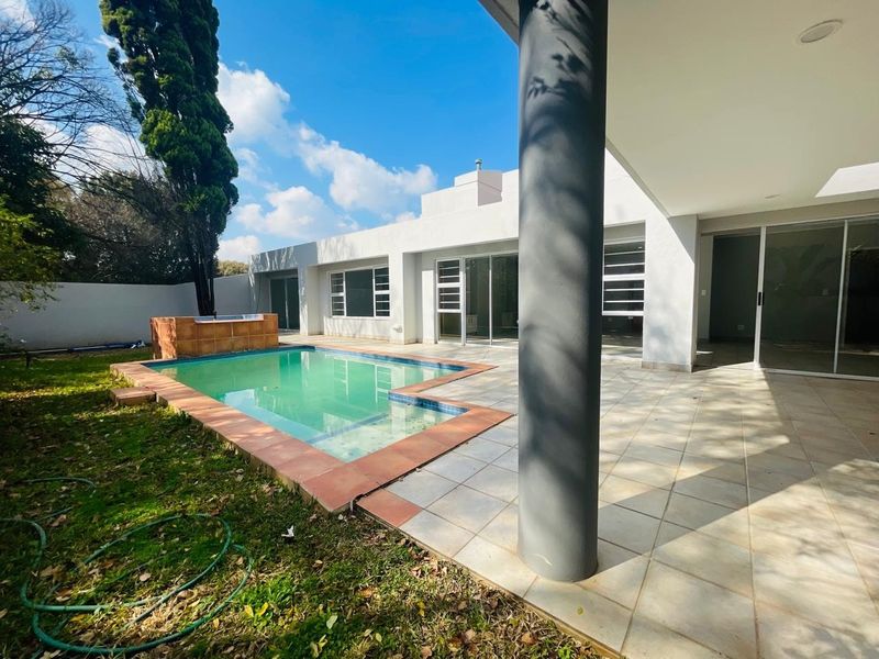 9 Bedroomed Versatile Home - Photo 1