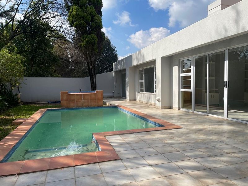 9 Bedroomed Versatile Home - Photo 3