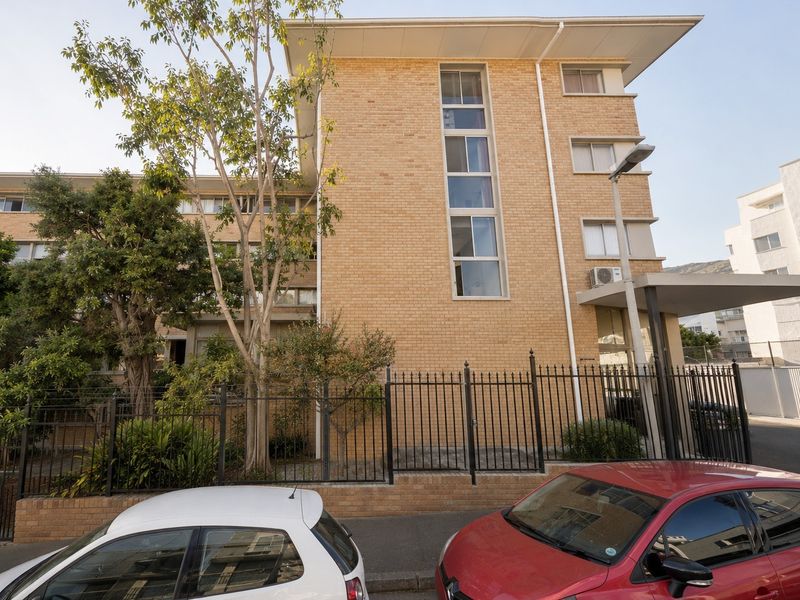 Prime Sea Point Office Space | 40m2 | Walk to the Promenade - Photo 4