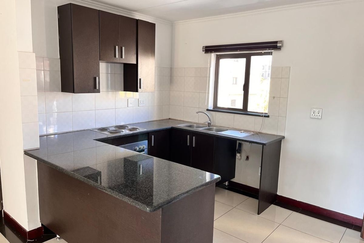 Apartment For Sale in Noordwyk, Midrand - Photo 2